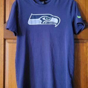 Men's Size Small NFL Seattle Seahawks T-shirt Short Sleeve